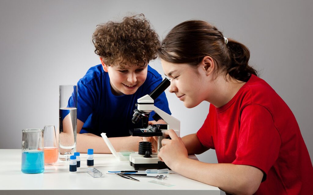 Biology Tutors Near Me in the UK: Finding Academic Excellence with Fine Tutors